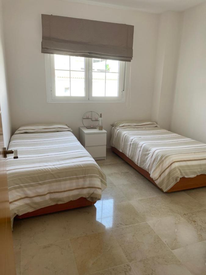 Residencial Duquesa Lägenhet San Luis de Sabinillas Exteriör bild